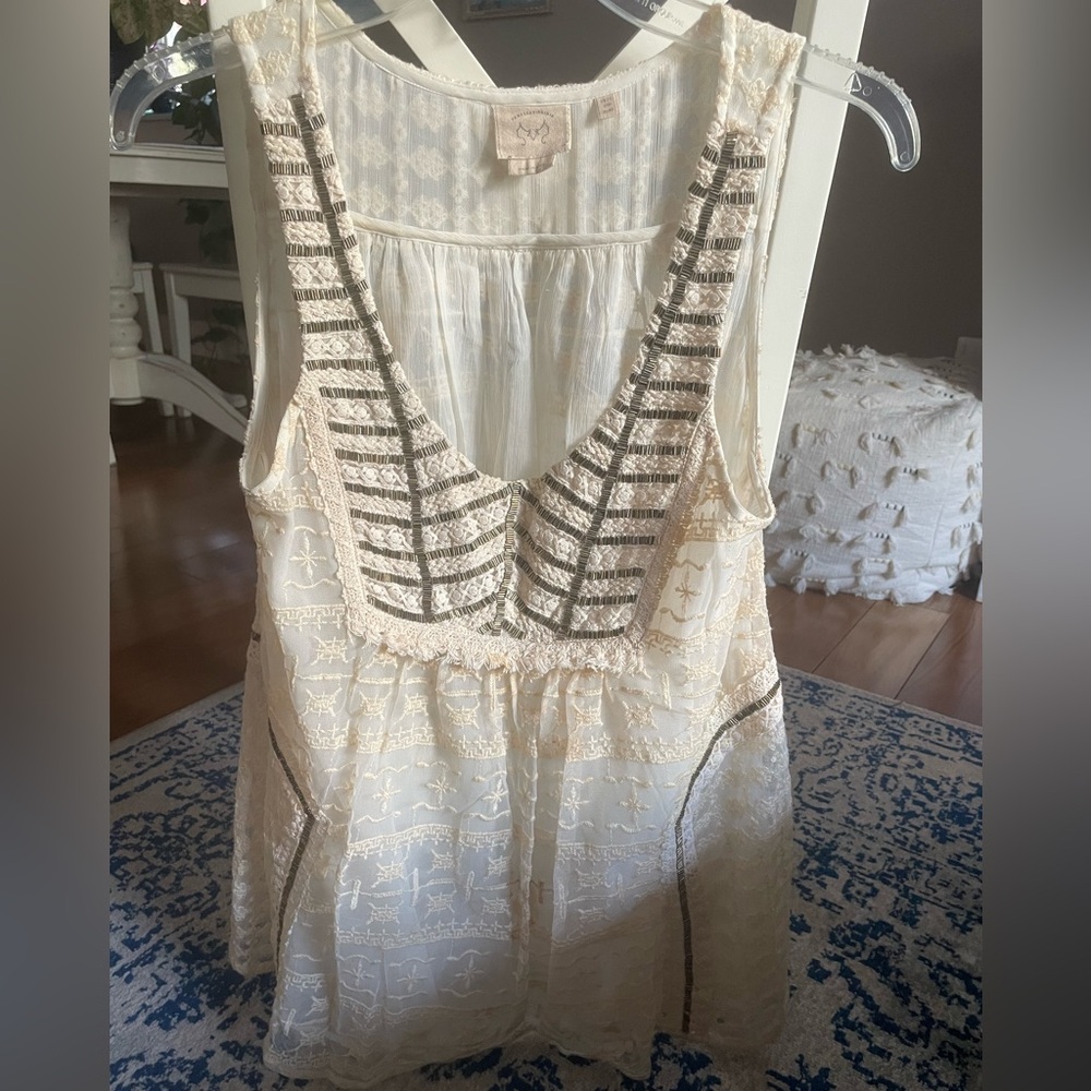 Anthropologie white and gold beaded tank
